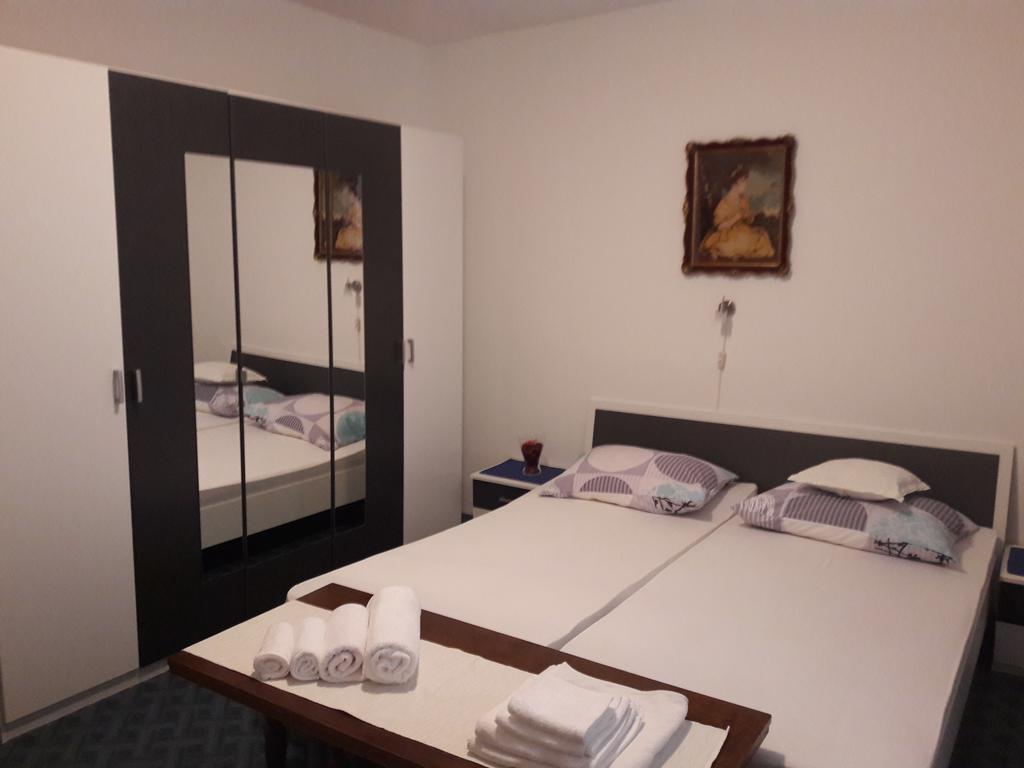 Rina Apartments Лабин Экстерьер фото